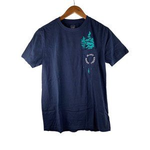 NEW Medium GAP Men's Embroidered Short Sleeve in Navy Blue